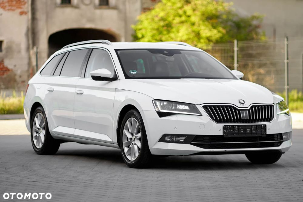 Skoda Superb 2.0 TDI Sportline DSG - 8