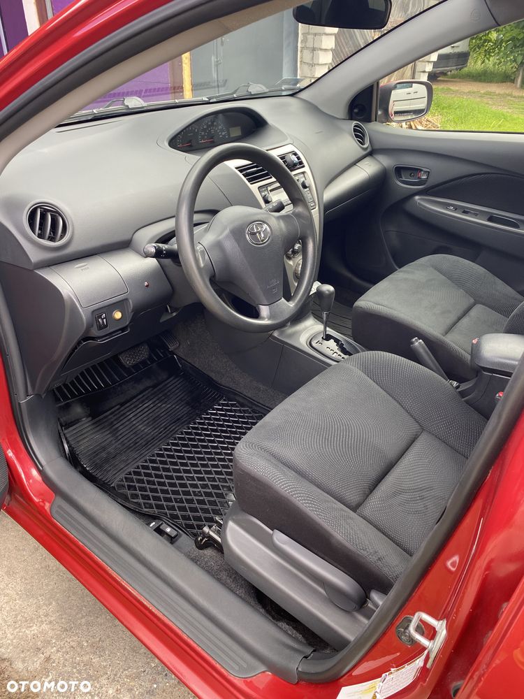 Toyota Yaris - 7