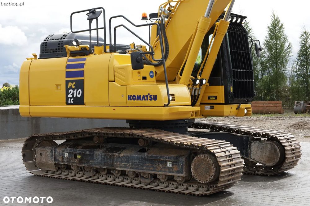 Komatsu PC210LC-11 - 13