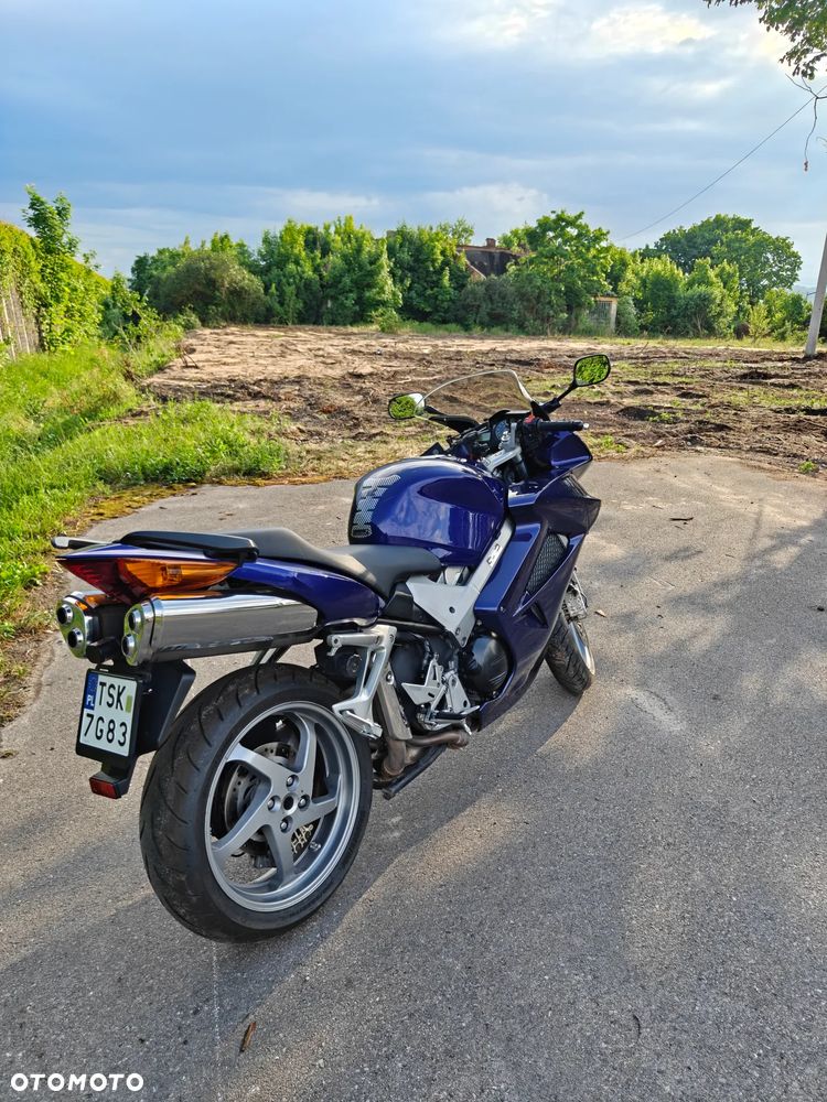 Honda VFR - 11