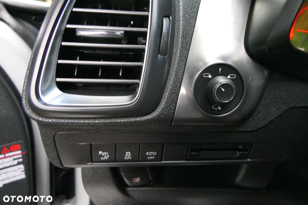 Citroën DS5 1.6 BlueHDi SoChic - 28