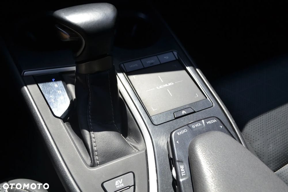Lexus UX 250h Prestige 2WD - 34