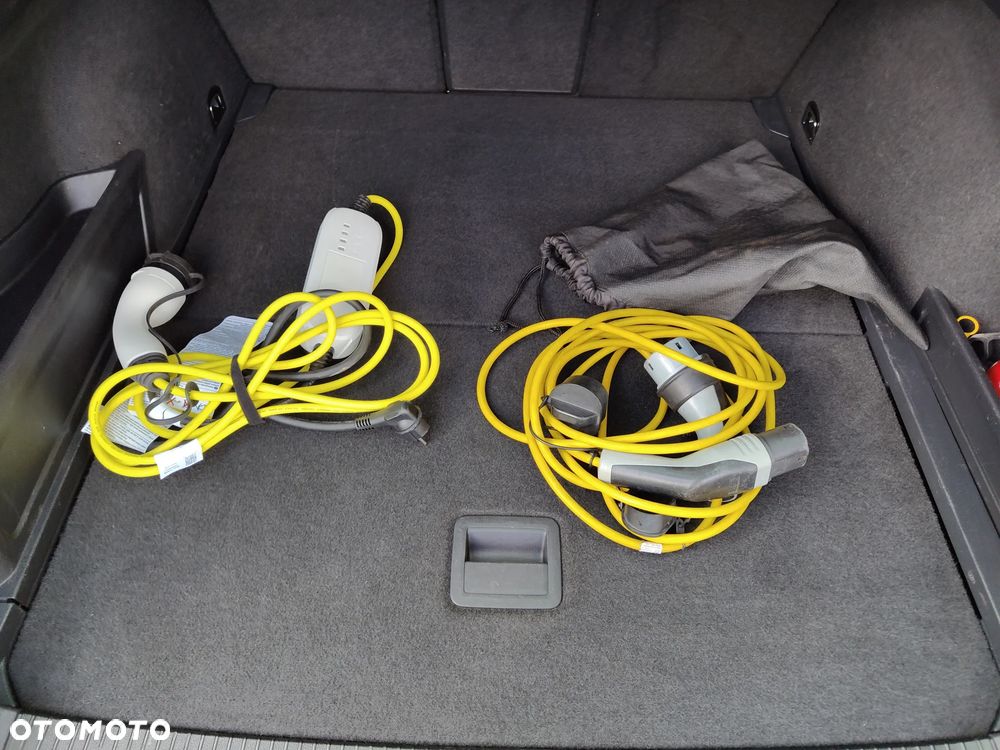 Volkswagen Passat - 31