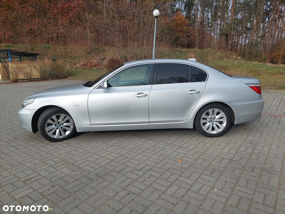 BMW i5 - 12
