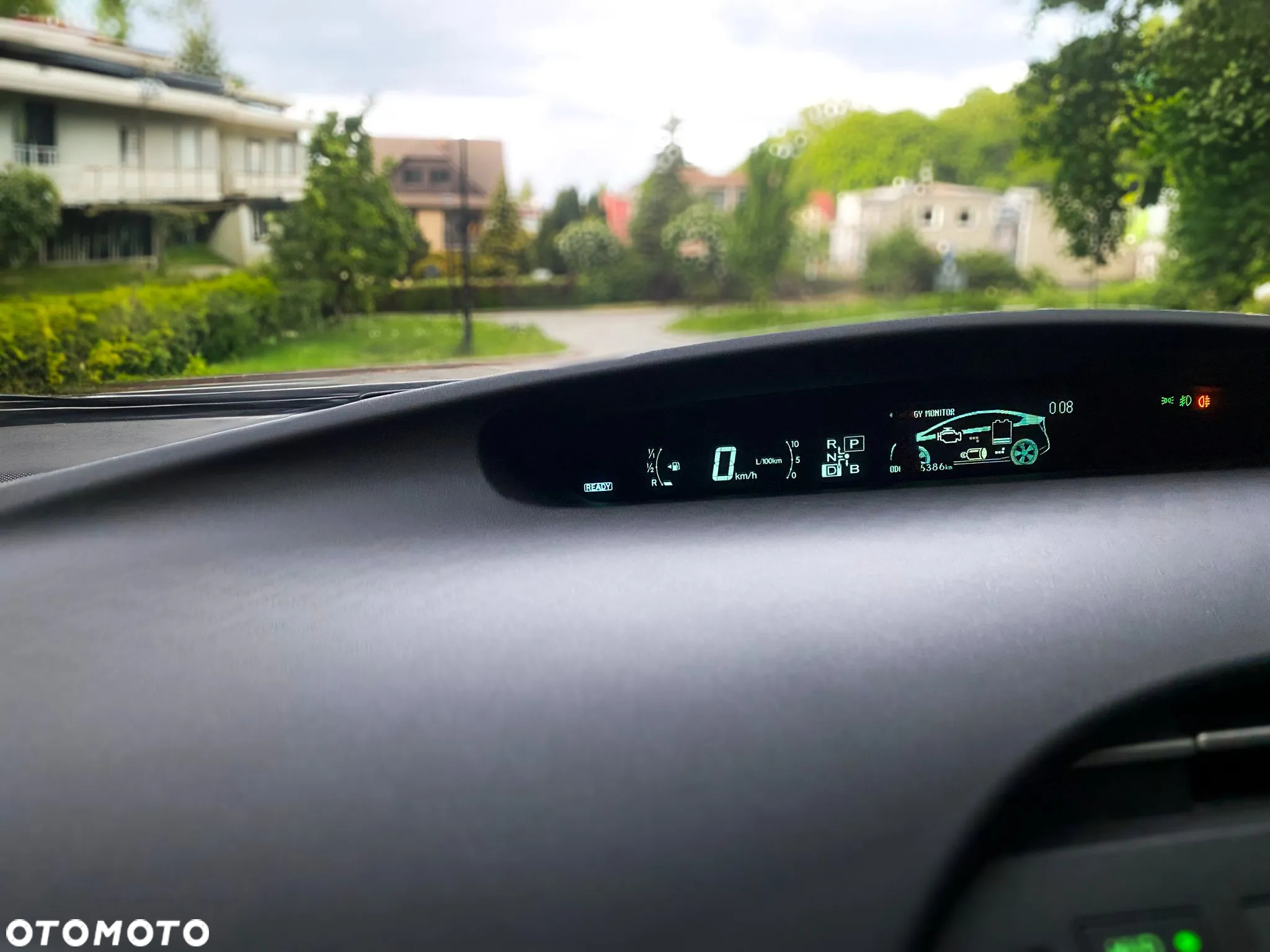 Toyota Prius (Hybrid) Executive - 12