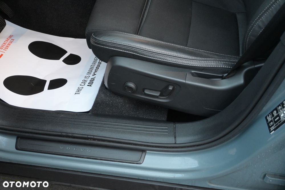 Volvo XC 40 D3 Momentum Pro - 28