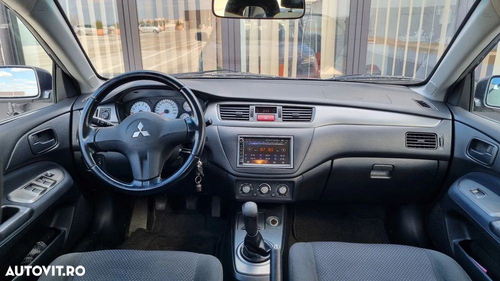 Mitsubishi Lancer 1.6 Invite - 11