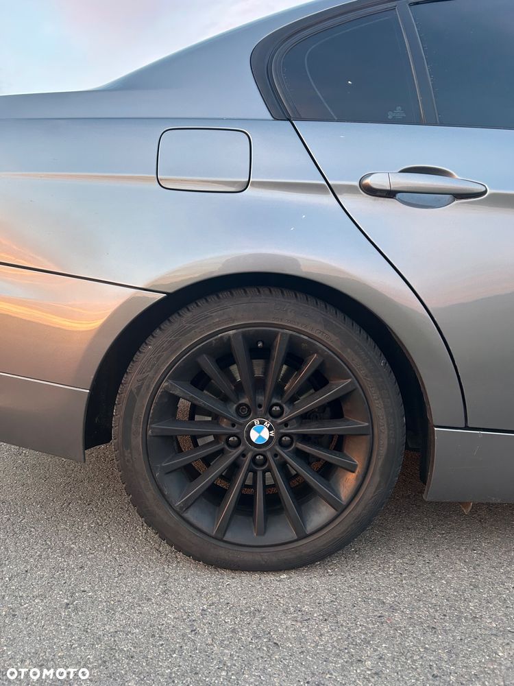 BMW Seria 3 320i - 11