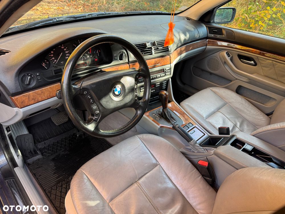 BMW Seria 5 525d - 13
