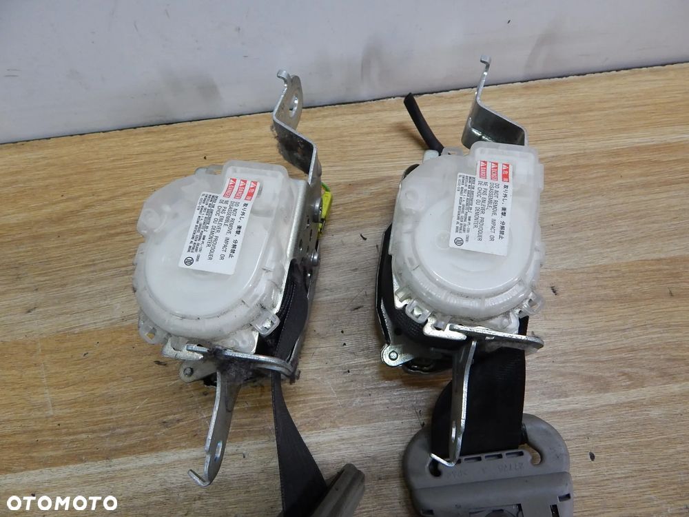 Pas bezpieczeństwa przód przedni Nissan Navara D40 pathfinder R51 05-14 Łuków części - 2