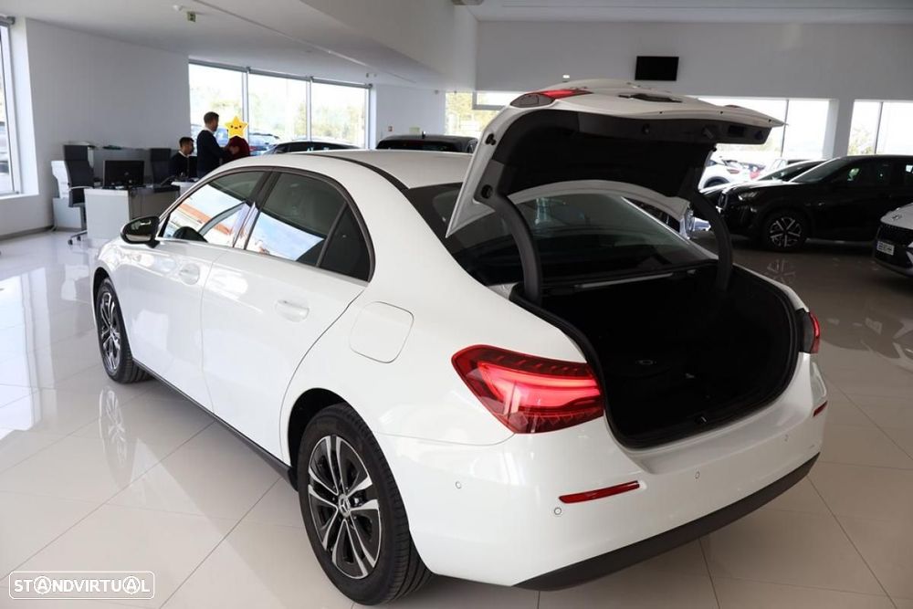 Mercedes-Benz A 250 Limousine e - 11