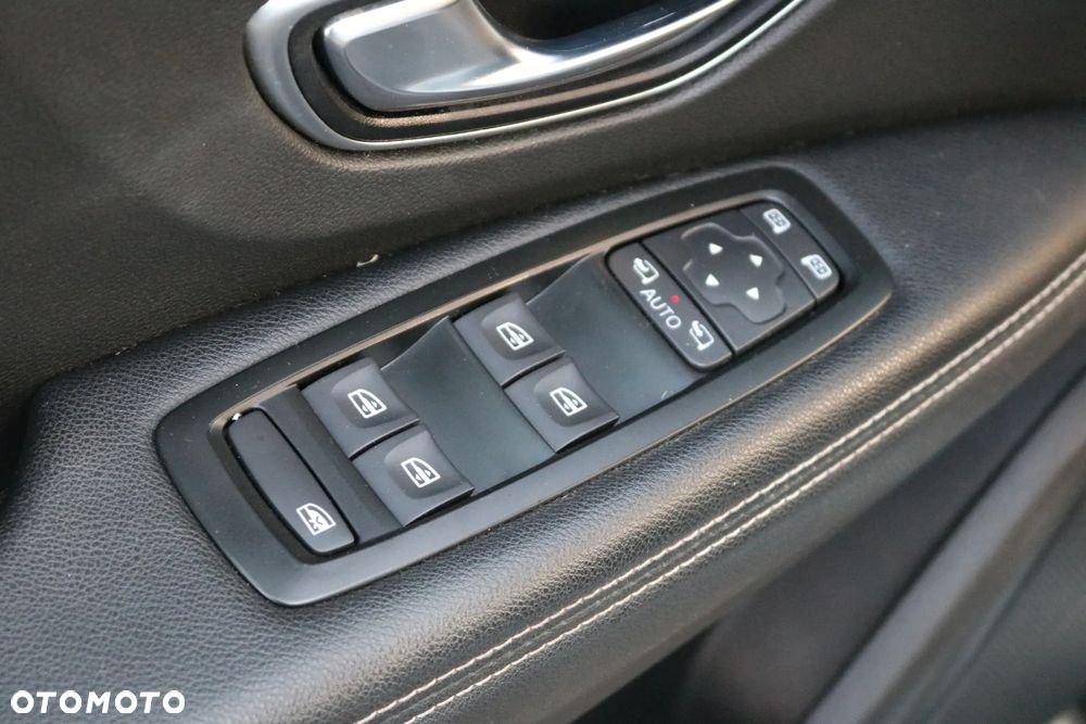 Renault Grand Scenic - 33