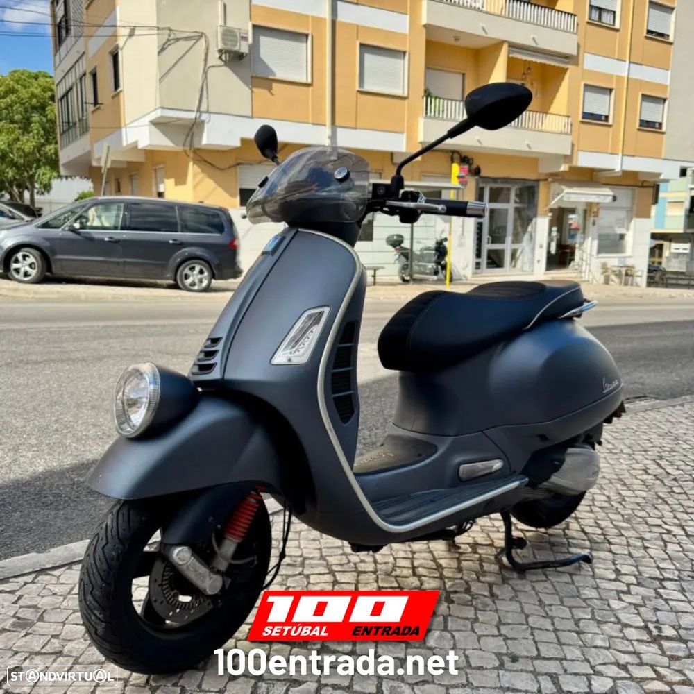 Piaggio Vespa GTS 300 - 1