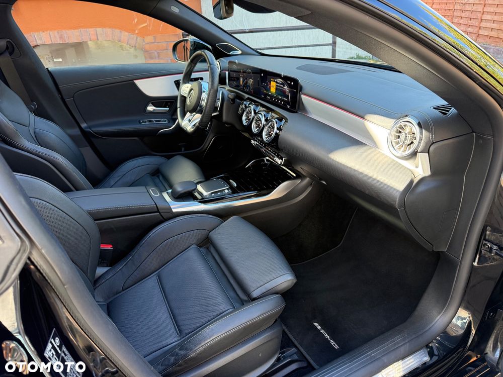 Mercedes-Benz CLA - 13