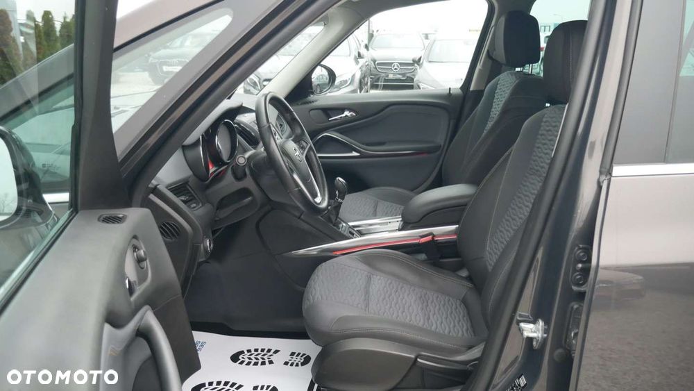 Opel Zafira - 10