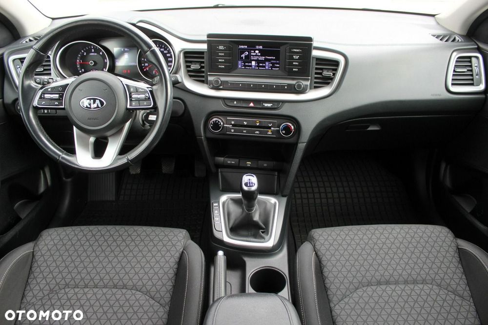 Kia Ceed 1.6 CRDi mHEV M - 12