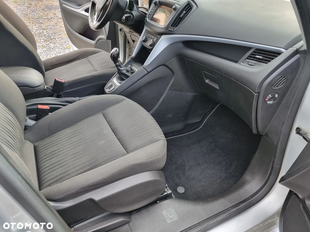 Opel Zafira 1.4 Turbo Business Edition - 17