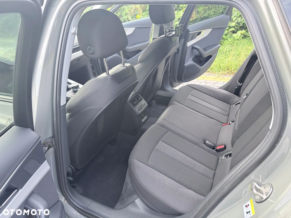 Audi A4 Avant 2023 photo 5