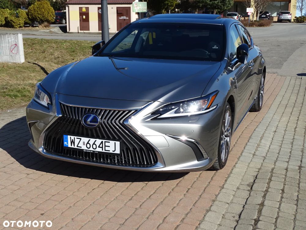 Lexus ES 300h Business Edition + - 26