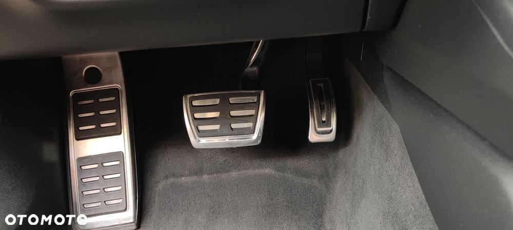 Audi A4 Avant 2.0 TDI S tronic - 13