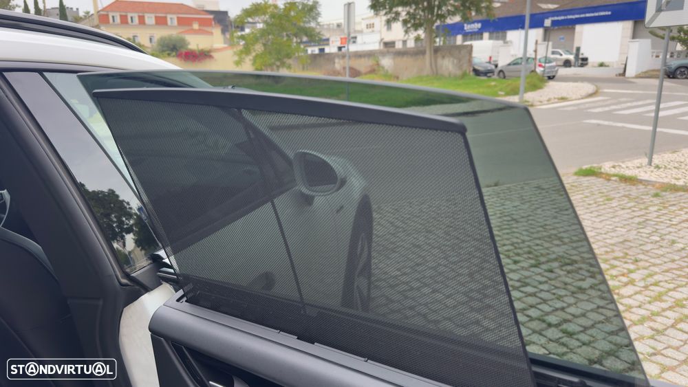 Porsche Macan Electric 4 - 11