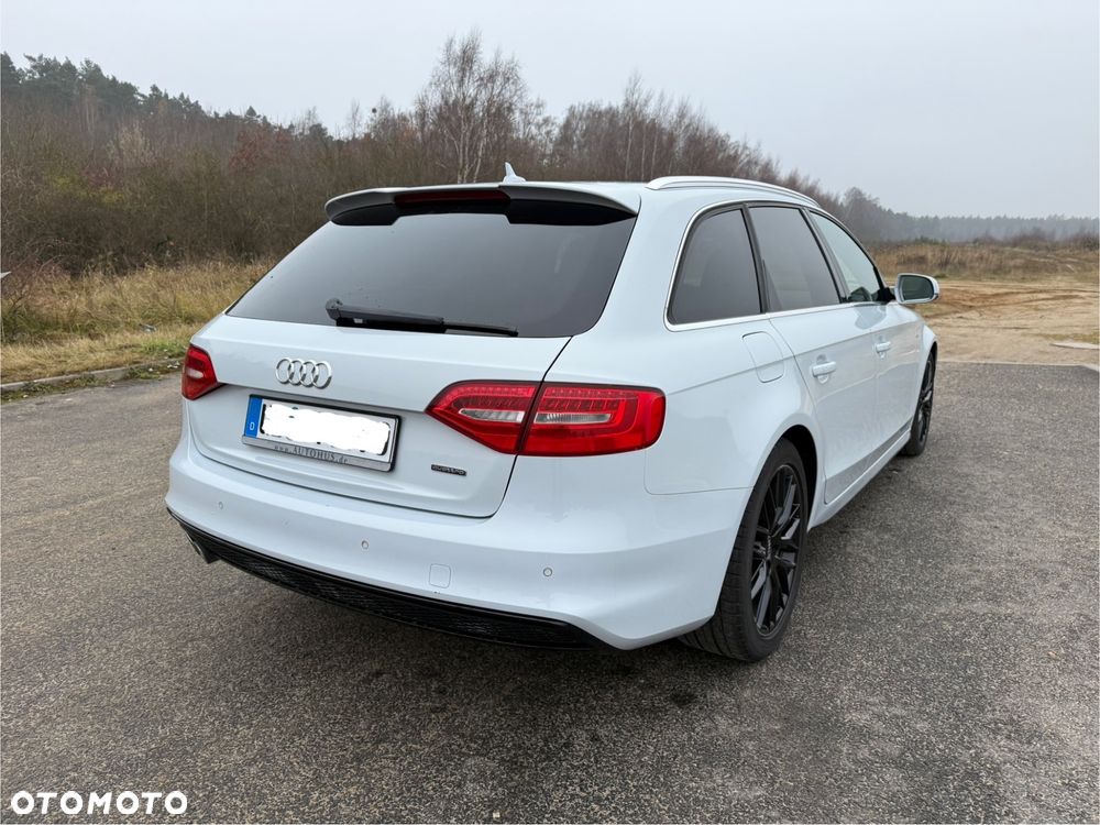 Audi A4 Avant 2.0 TDI DPF clean diesel quattro S tronic S line Sportpaket - 6