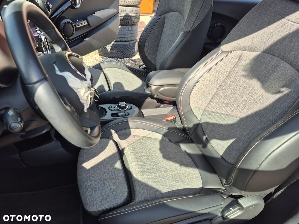 MINI Cooper S Essential Trim - 18