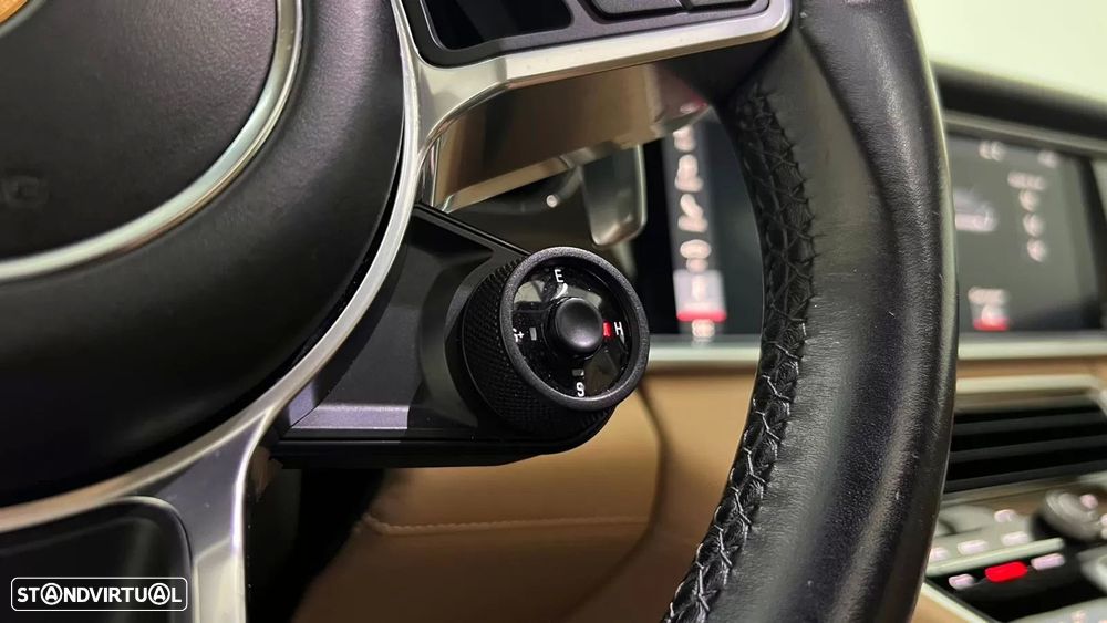 Porsche Panamera Sport Turismo 4 E-Hybrid Platinum Edition - 20