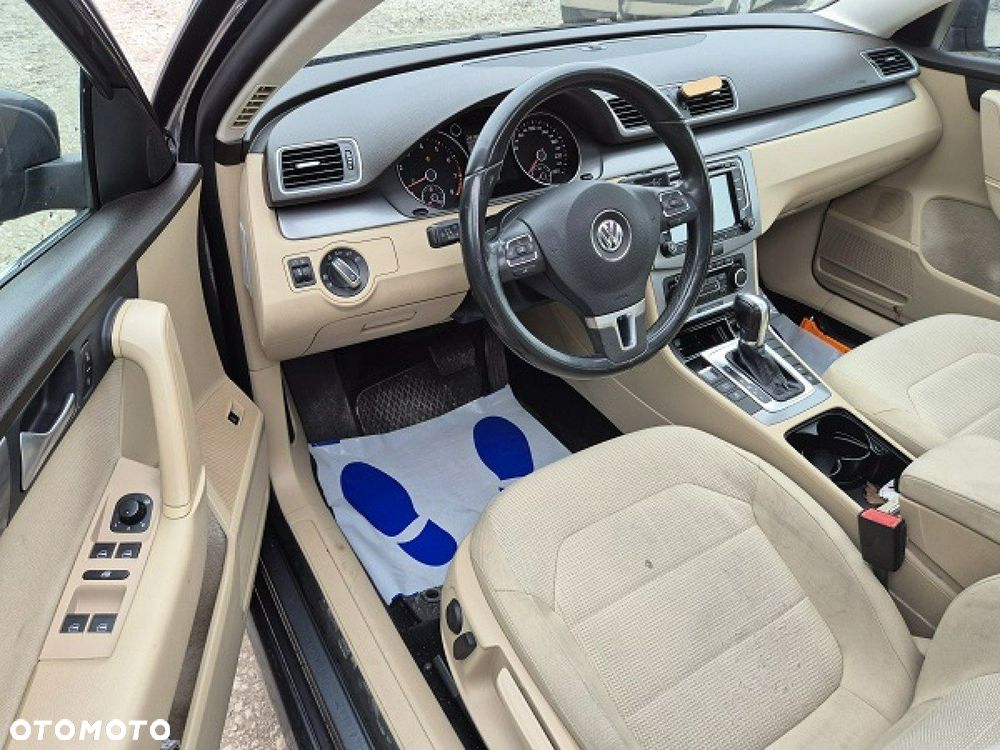 Volkswagen Passat - 14