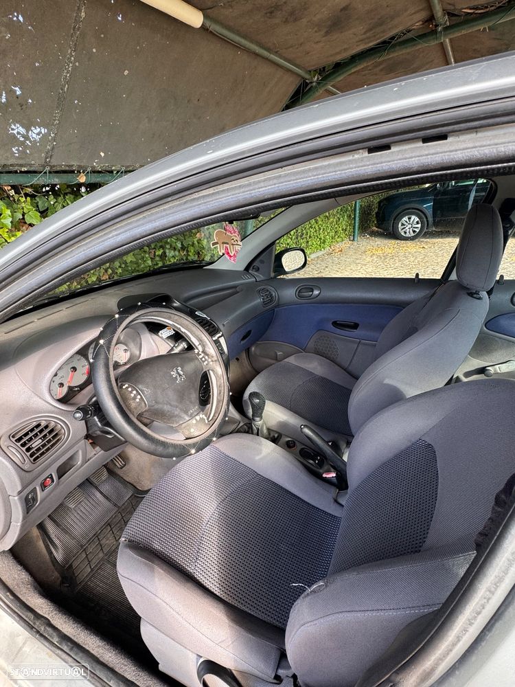 Peugeot 206 - 10