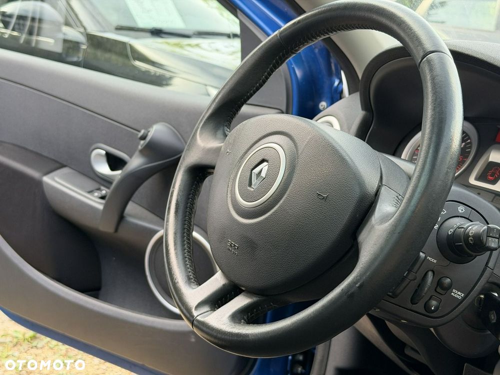 Renault Clio - 19