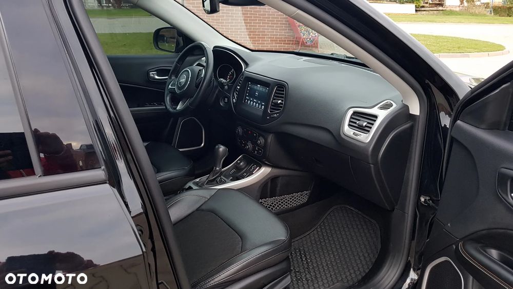 Jeep Compass - 12