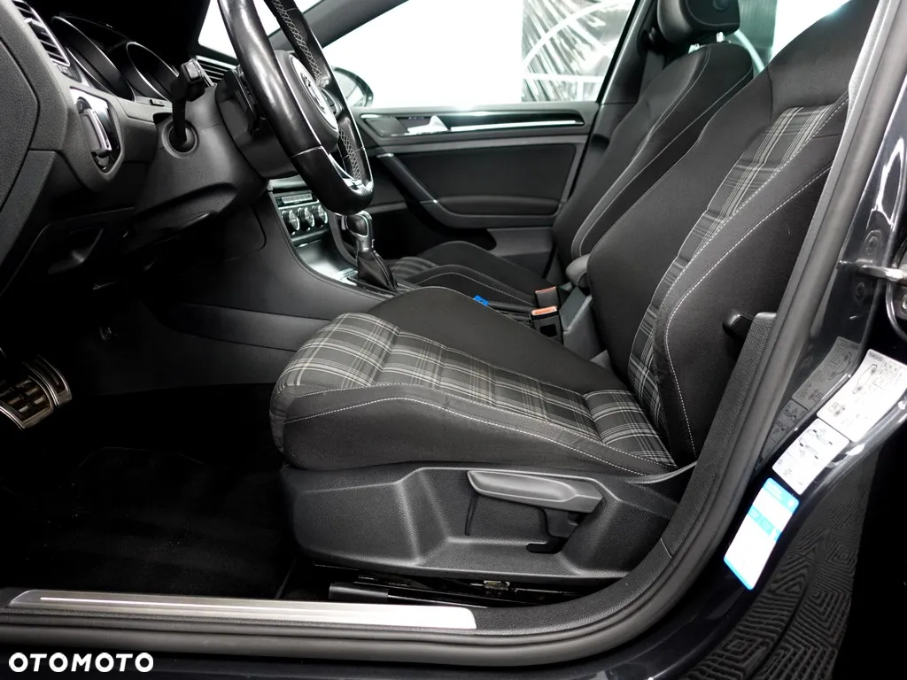 Volkswagen Golf VII 2.0 TDI BMT GTD DSG - 13