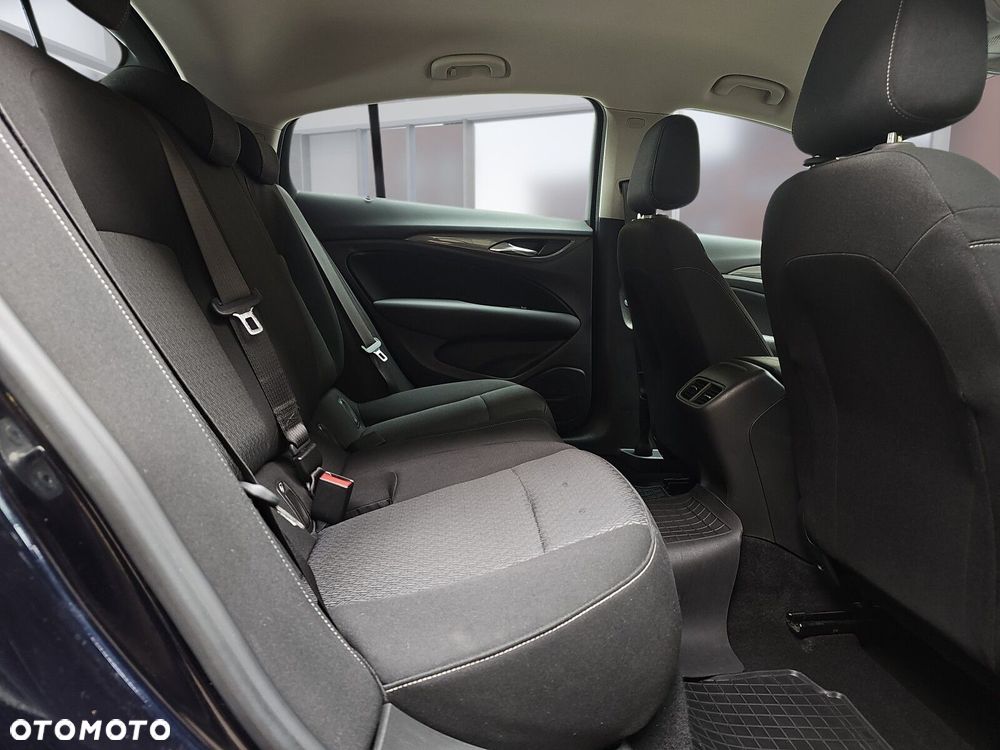 Opel Insignia 1.5 T Enjoy S&S - 15