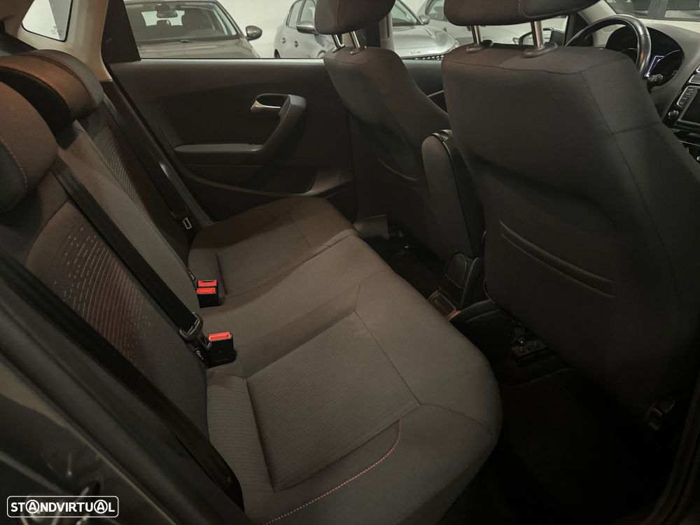 VW Polo 1.0 Confortline Nav - 9
