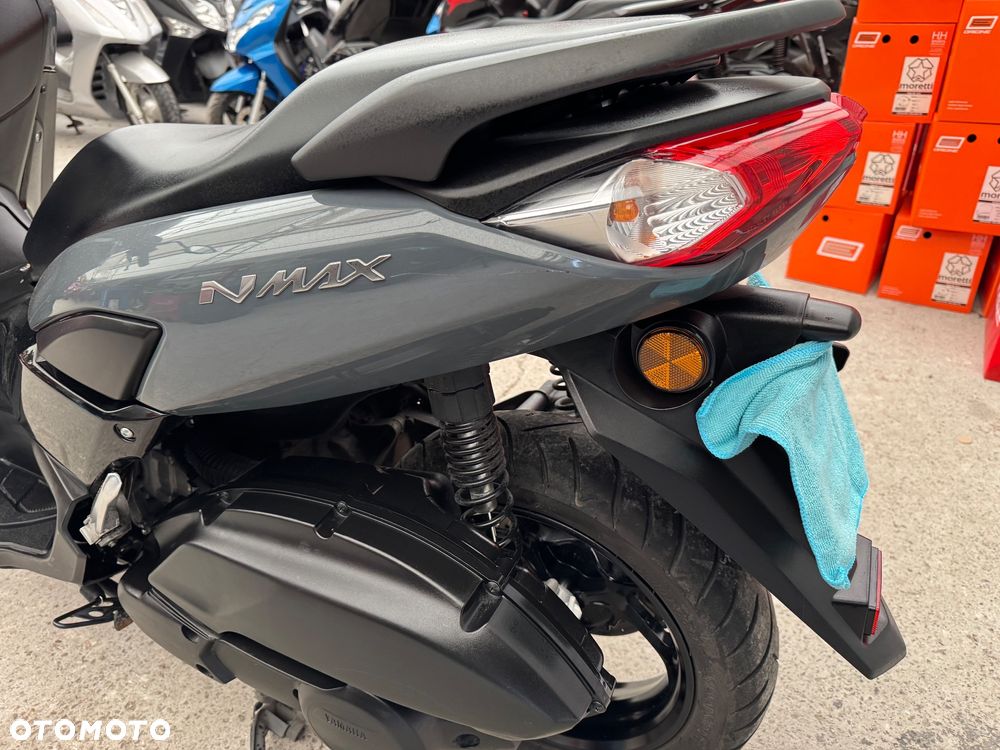 Yamaha NMAX - 15