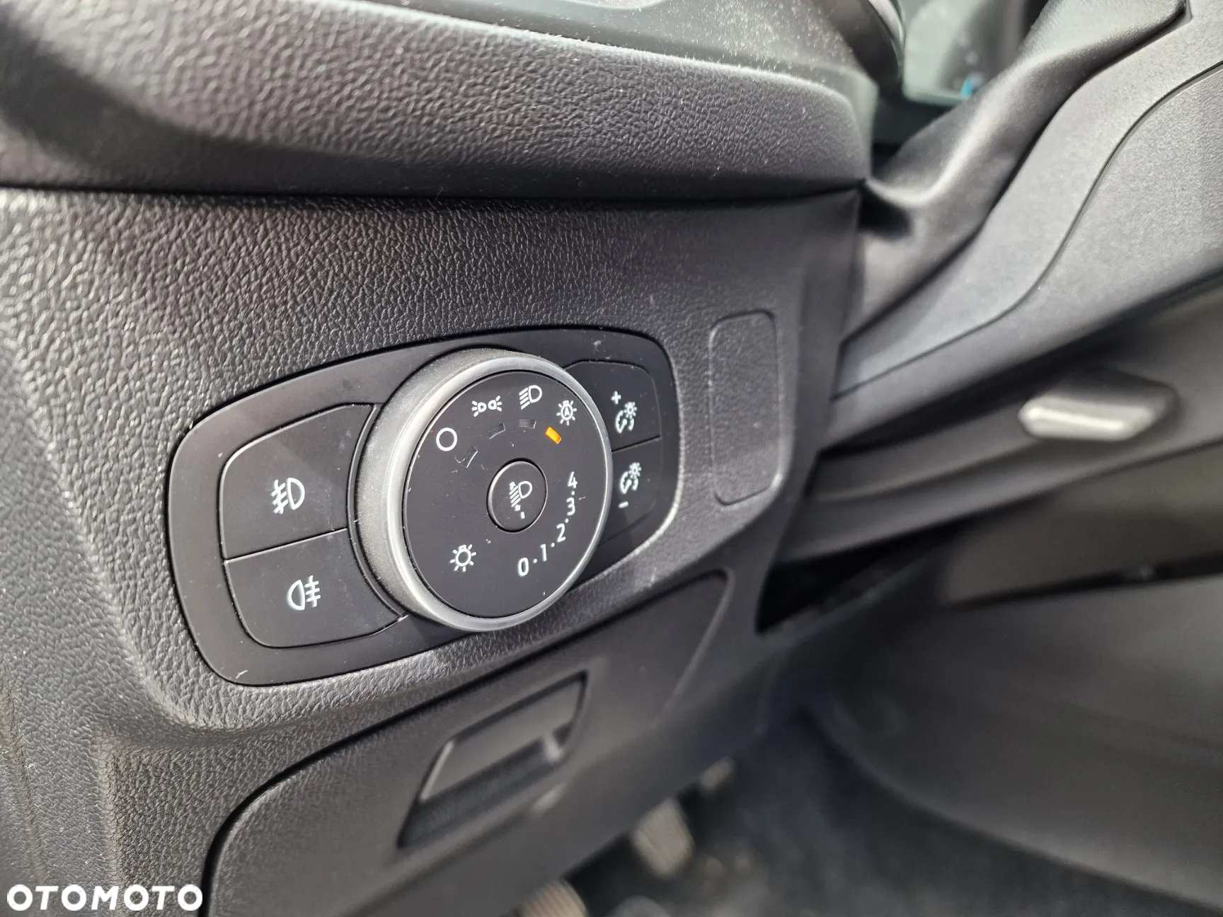 Ford Focus 1.5 EcoBlue Connected - 9