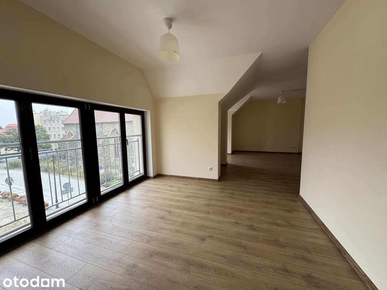 Lokal mieszkalny 75,60m2 Rynek Strzegom I Inwestycja I Usługi