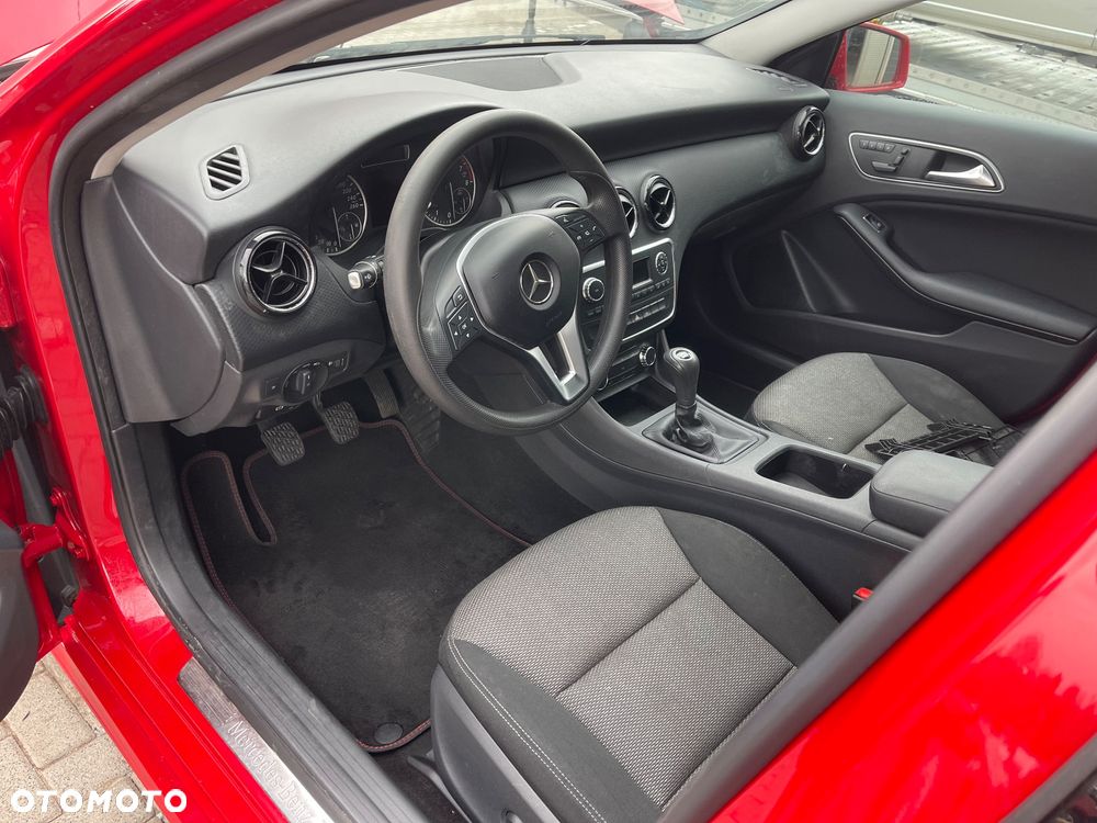 Mercedes-Benz Klasa A 180 (BlueEFFICIENCY) - 6