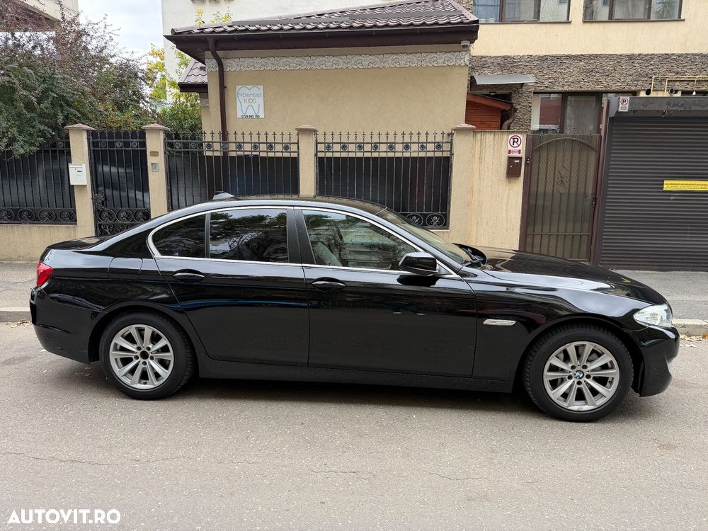 BMW Seria 5 525d xDrive - 15