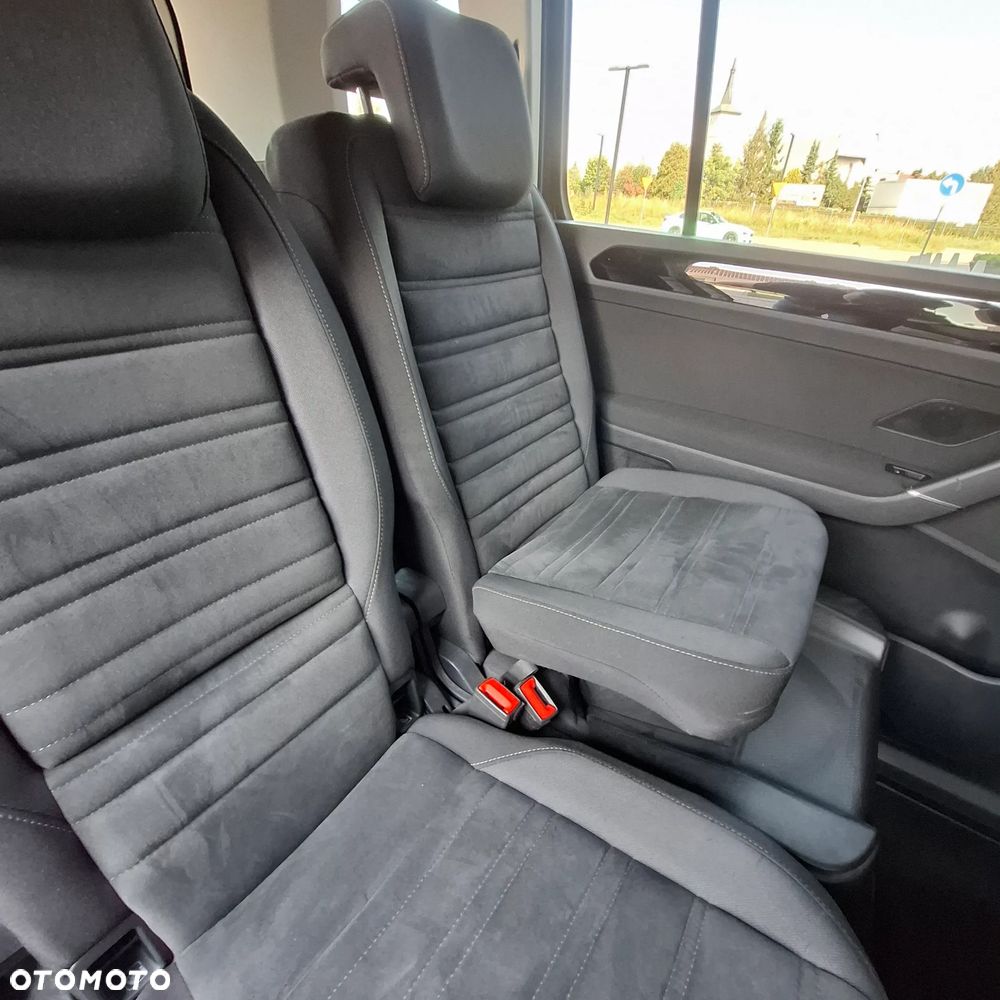 Volkswagen Touran - 23
