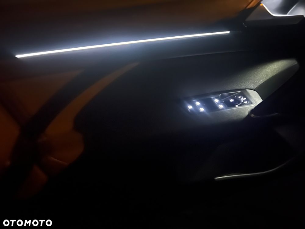 Volkswagen Touran 2.0 TDI BMT United DSG - 2