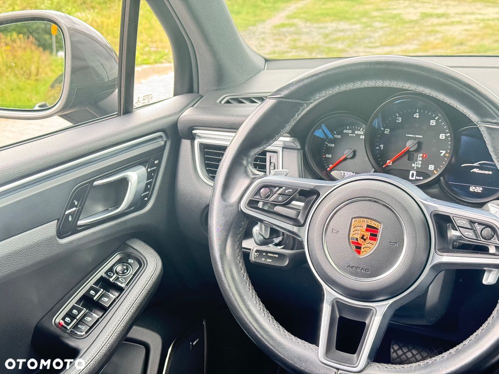 Porsche Macan Standard - 12