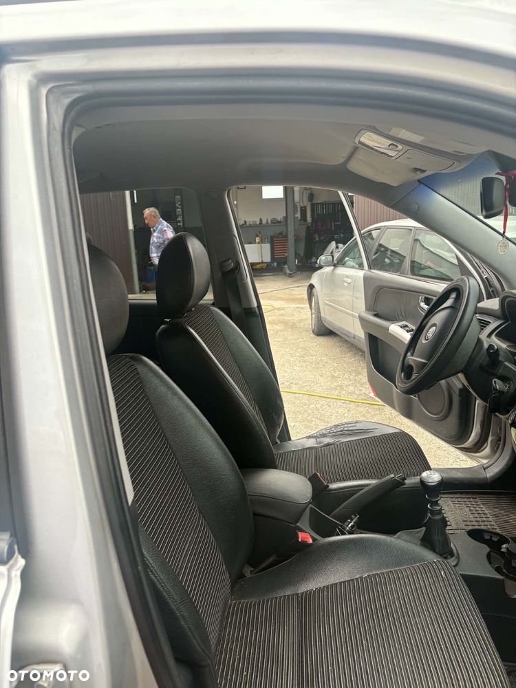 Kia Sportage 2.0 CRDi Escape - 9