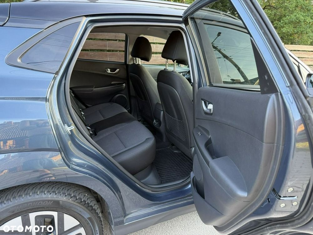 Hyundai Kona 49kWh Executive Plus - 22