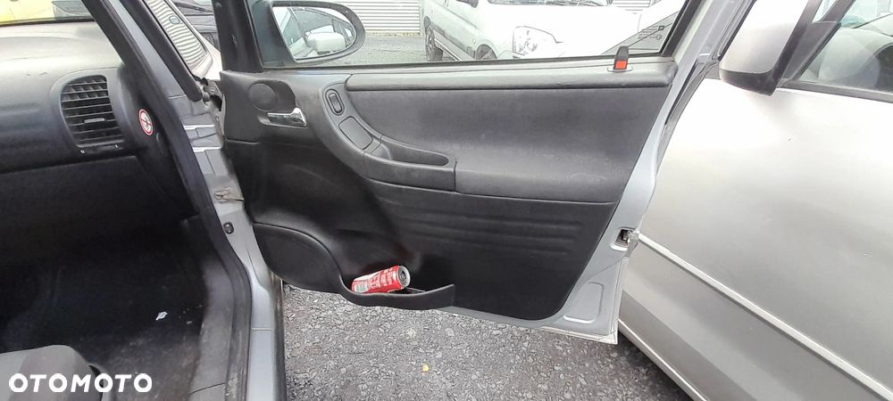 OPEL ZAFIRA A LIFT DRZWI PRAWY PRZÓD PRZEDNIE PRAWE KOMPLETNE Z147 nr. ZAF1 - 3