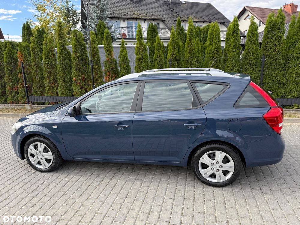Kia Ceed 2010 photo 2