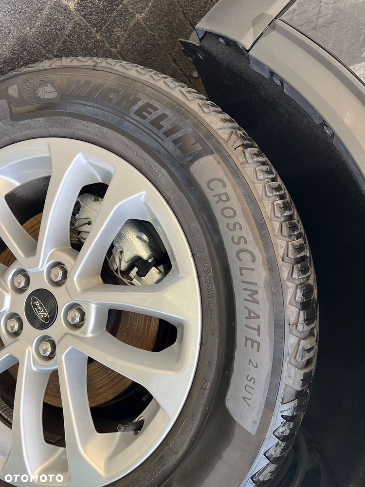 Ford Kuga 2.5 Duratec FHEV TITANIUM - 25