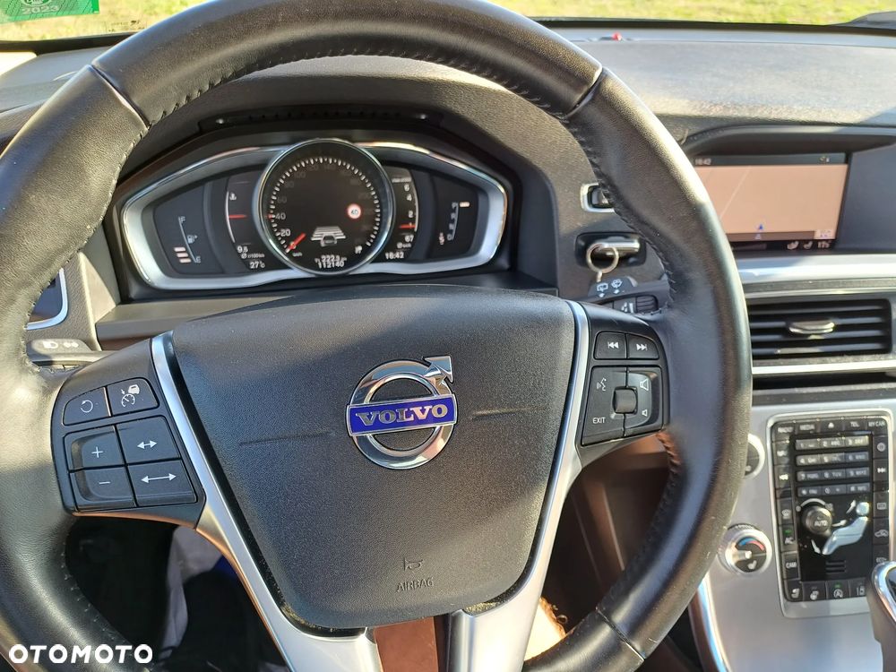 Volvo V60 T5 Drive-E Dynamic Edition (Momentum) - 17