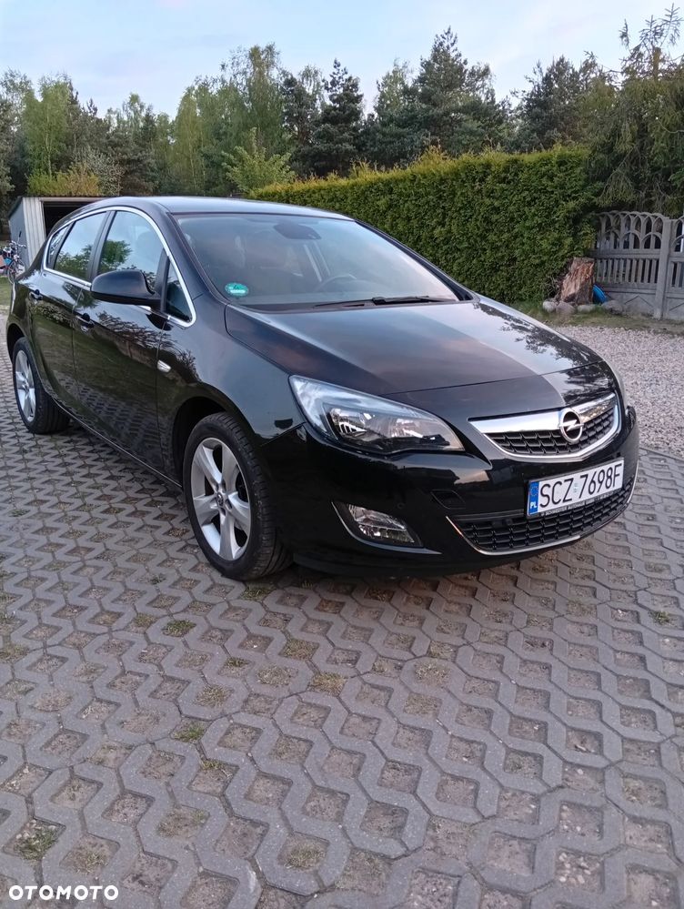 Opel Astra 1.4 Turbo Edition - 1